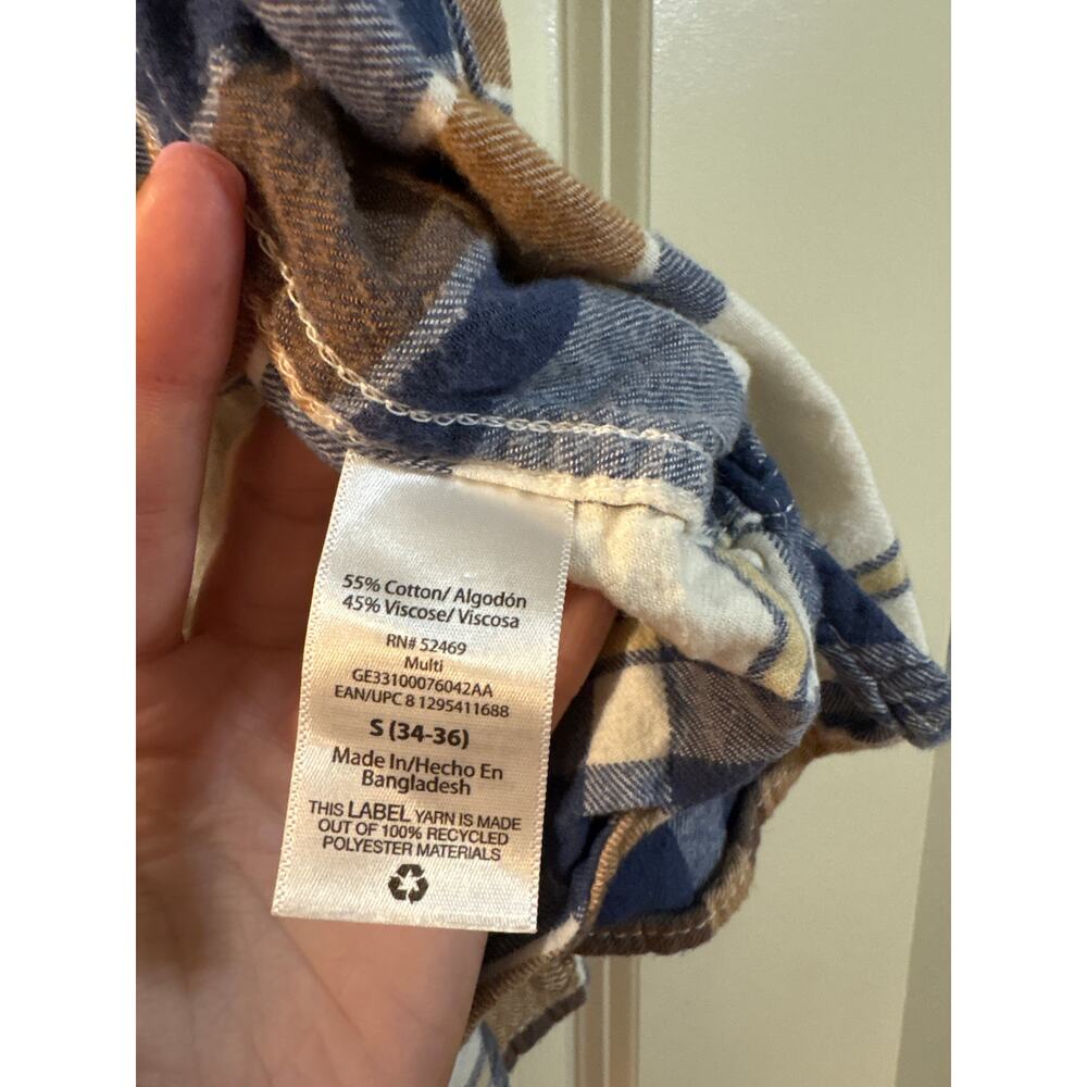 Men’s Small Flannel Button Up - Picture 4 of 5